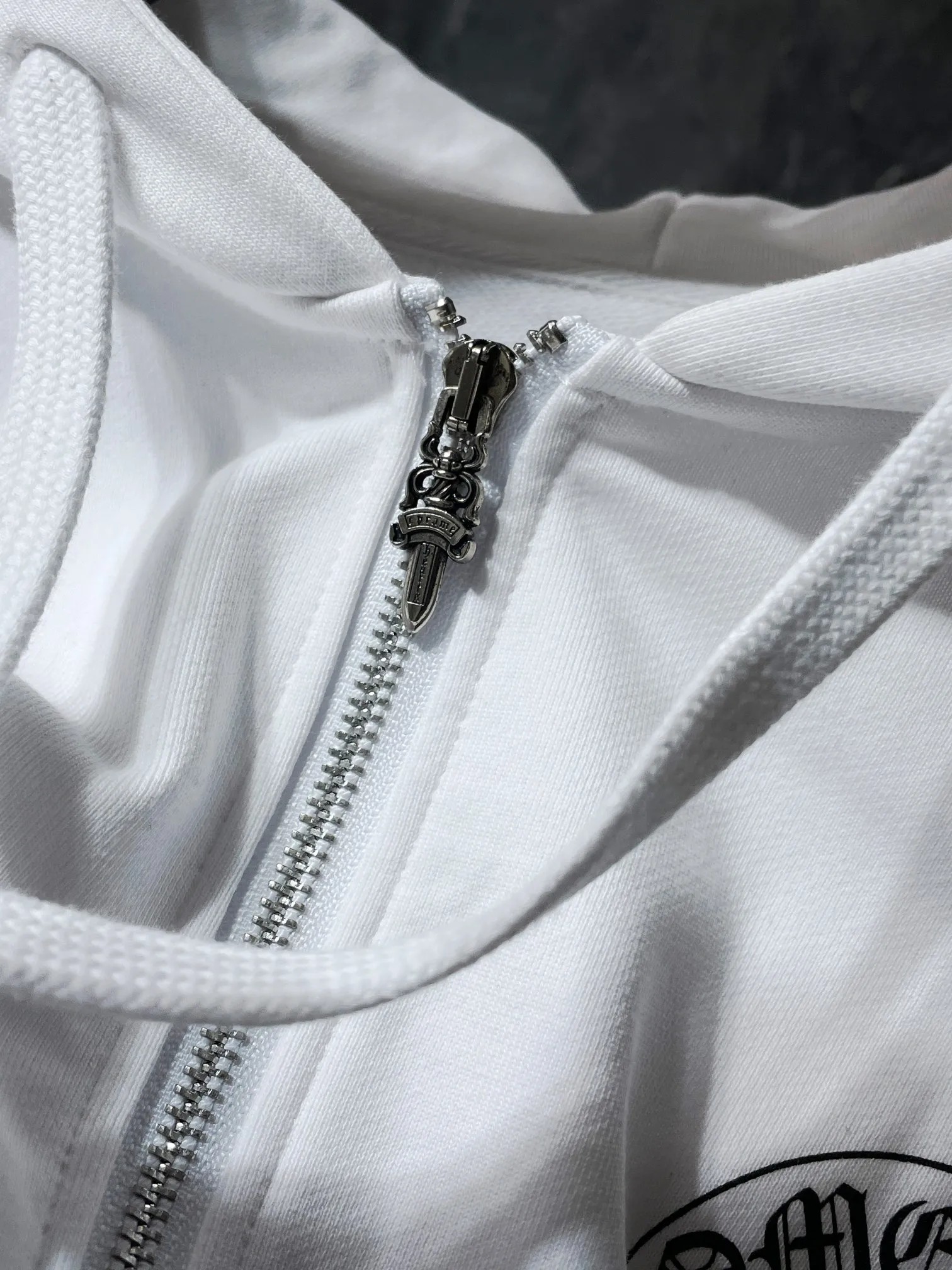 P260 Chrome Hearts Autumn and Winter 2025 simultaneous sale at counters❤️ Chrome Hearts scroll logo simple classic hooded sweatshirt Imported glue printing and dyeing Specially customized version of 1:1 high weight fabric Recommended color: black white Size: S, M, L, XL